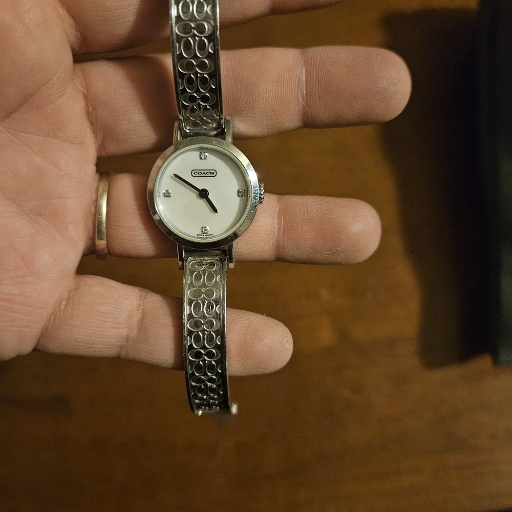 Coach Signature CC Silver Pearl Bangle Diamond Watch - Picture 7 of 7